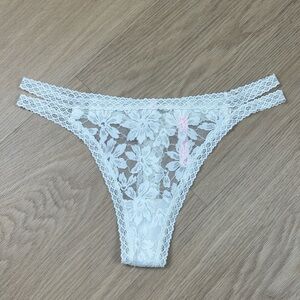 PINK Victoria’s Secret Lace Thong Panty M